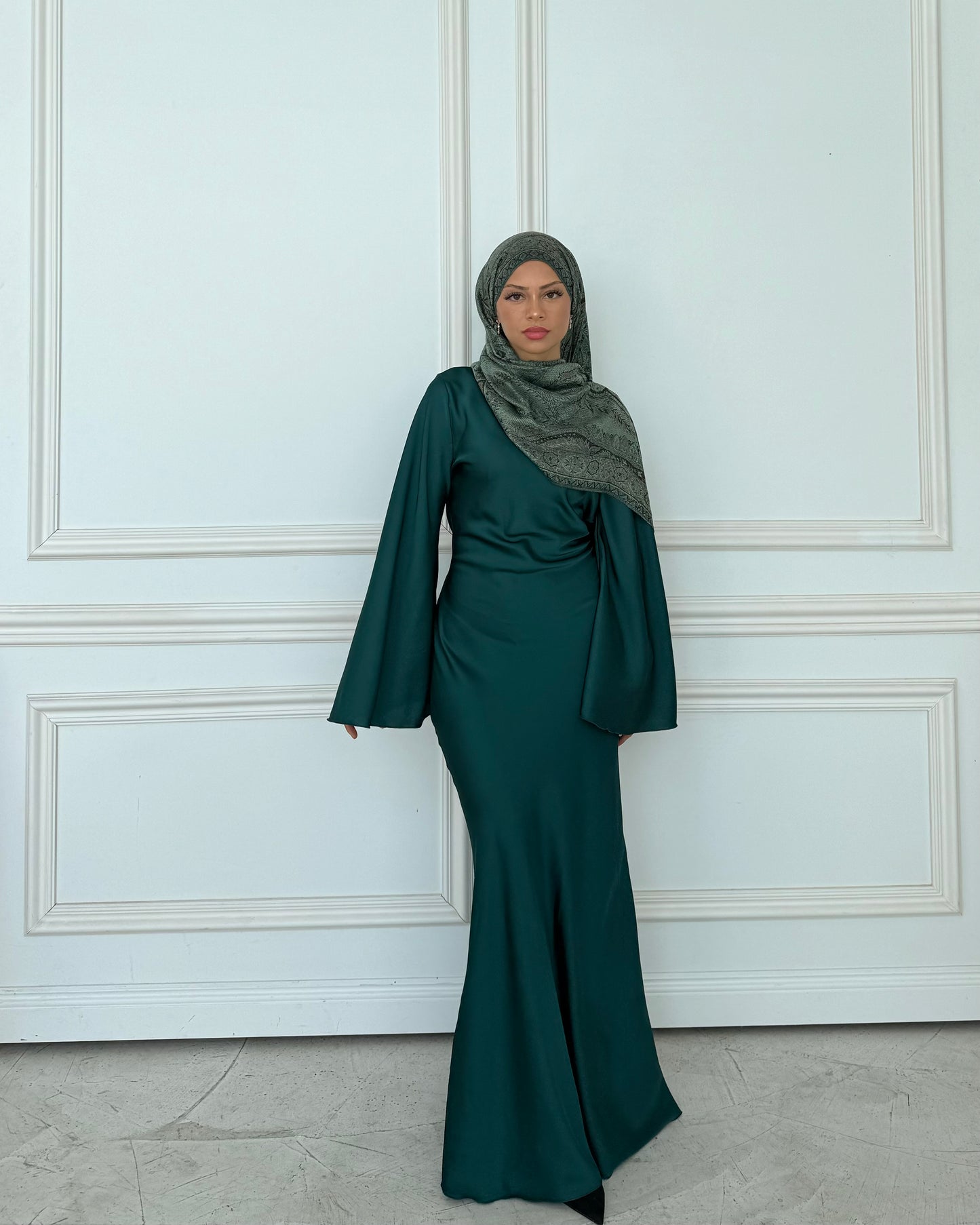 Satin Maxikleid grün